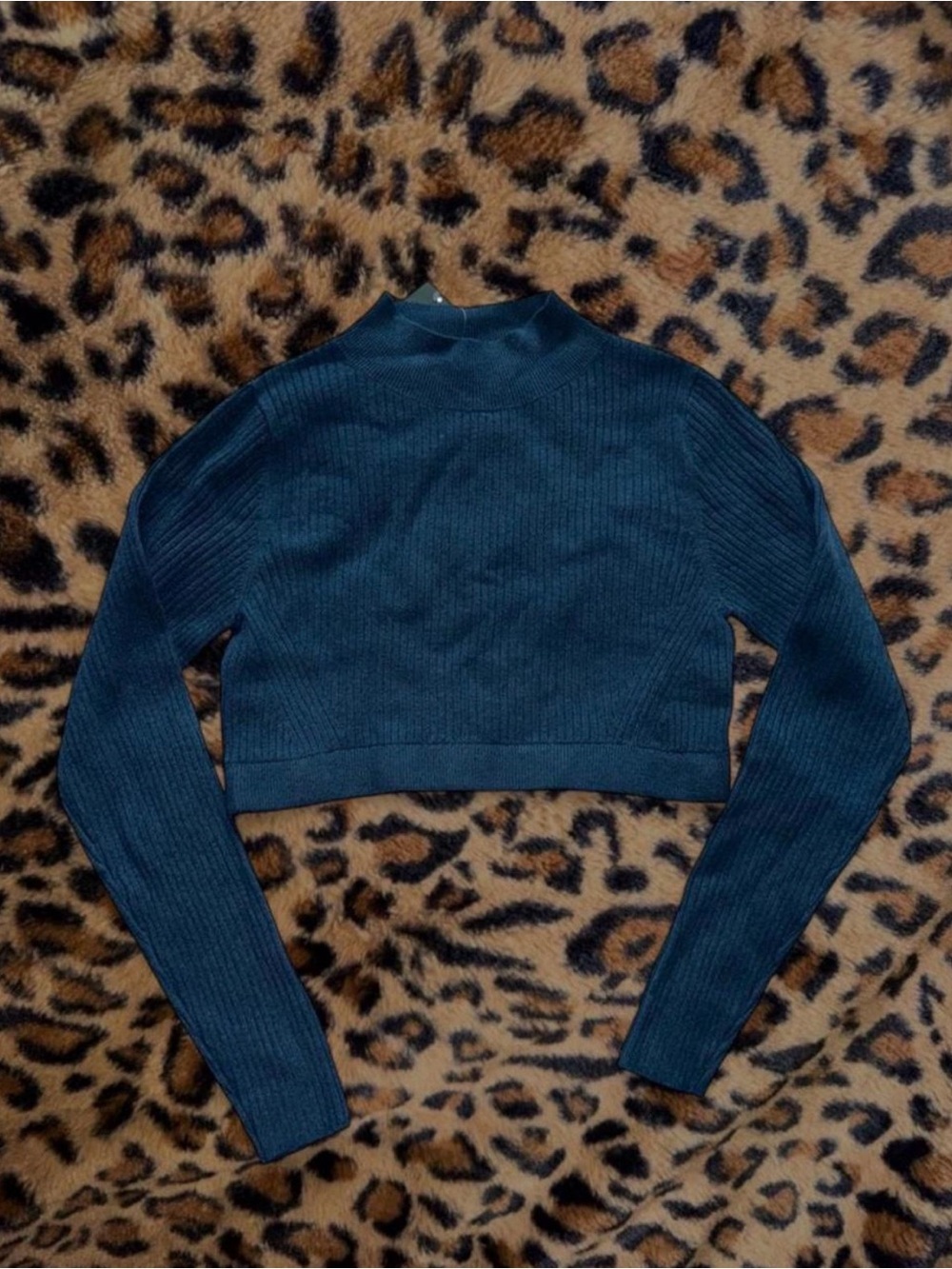Cropped Rib Knit Long-Sleeve Sweater - Navy blue